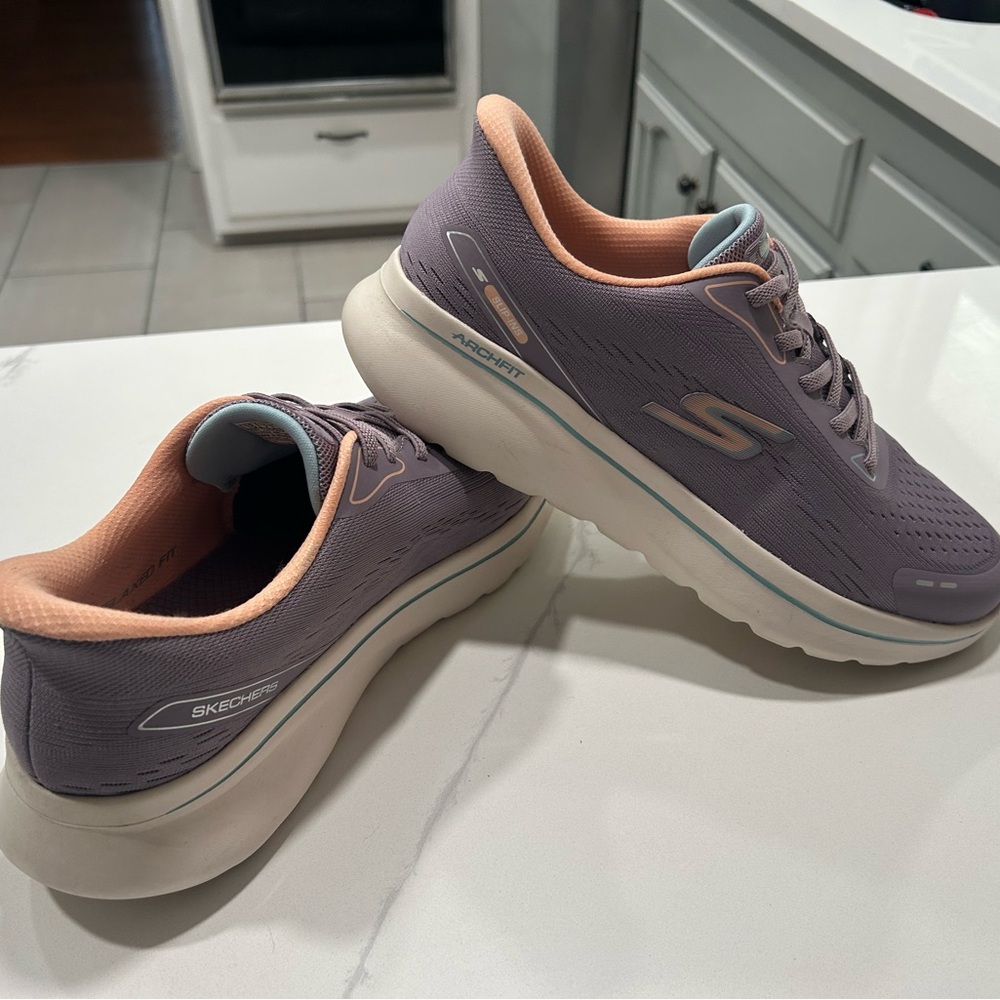 Skechers Women's Relaxed Fit GO WALK Arch Fit N-Joy Slip-Ins